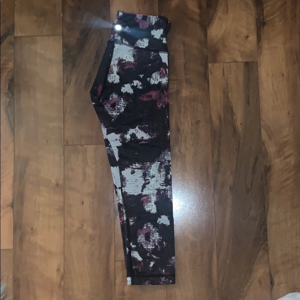 Lululemon Cropped Wunder Unders